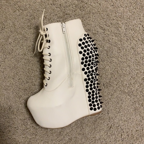 Jeffrey Campbell Damsel SP White Black Size 8 - With Box & Replacement Spikes - Picture 5 of 9